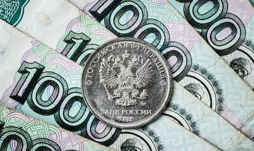 Аналитики подсказали, когда россиянам стоит снять деньги с вкладов